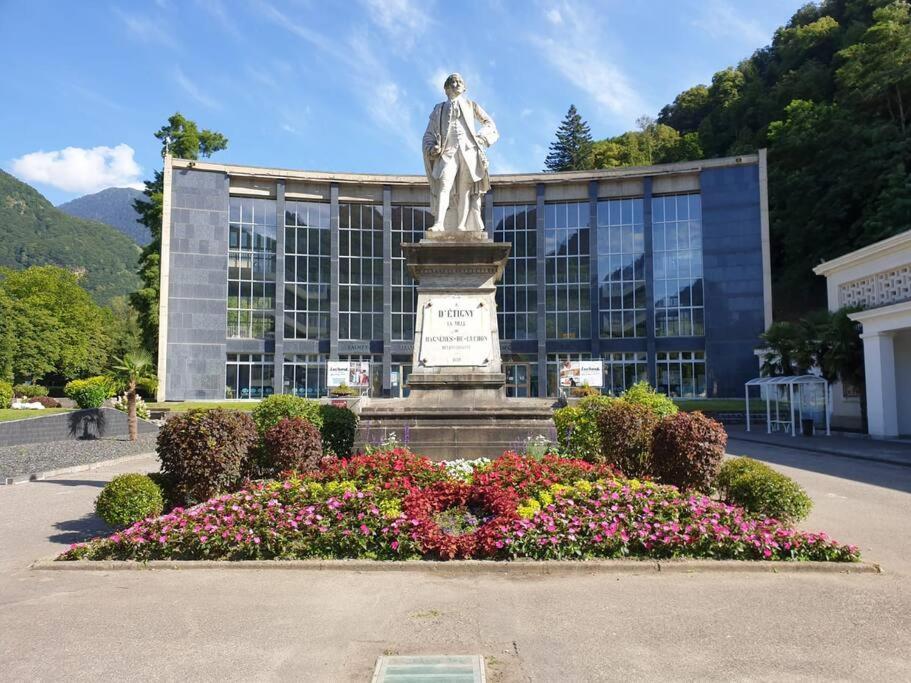 Grand T2 Calme Et Cosy Au « Pyrenees Palace » Bagneres-de-Luchon Exterior photo